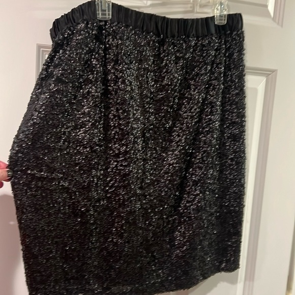 Lane Bryant sequin black skirt( longer mini) 18/20 - Picture 1 of 4
